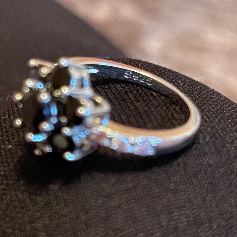 Gorgeous Flower RoundBlack Sapphire 925 SilverRing - Picture 5 of 5